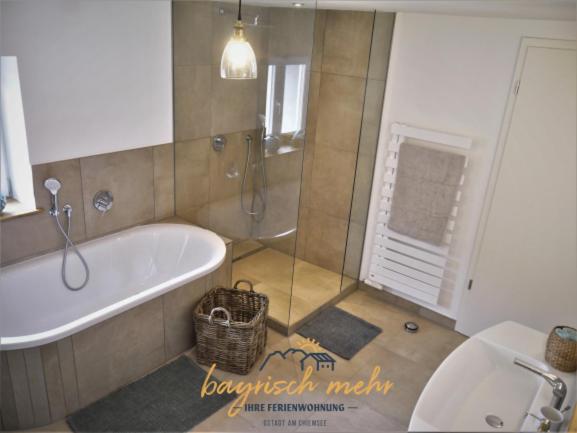 Ihre Ferienwohnung Bayrisch Mehr... Gstadt am Chiemsee Chambre photo